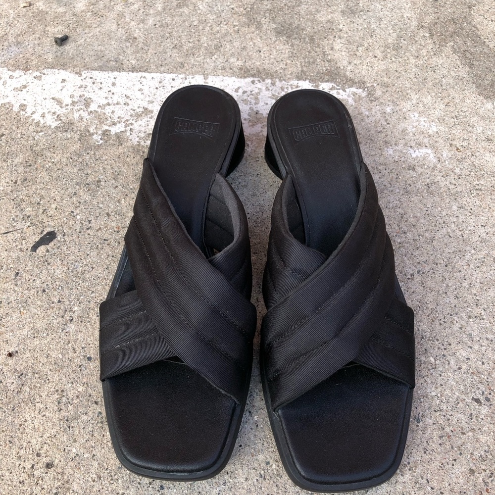 Chic Black Criss-Cross Slide Sandals